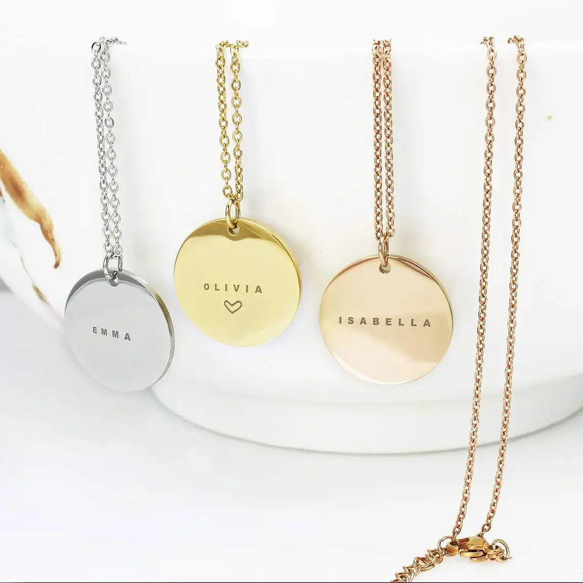 사용자 정의 새겨진 이름 날짜 스테인레스 스틸 라운드  - Birth Flower Necklace 리뷰 및 가격